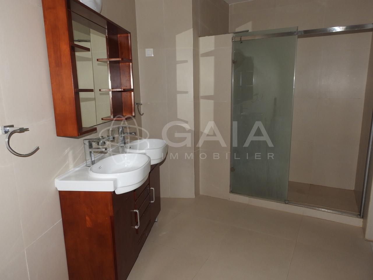 Location appartement de 3 chambres à ngor à dakar